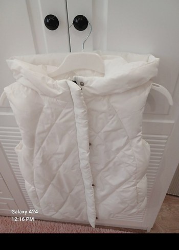 sıfır ayarında Düğmeli Beyaz Yelek şişme yelek kapşonlu yelek - Görsel 7