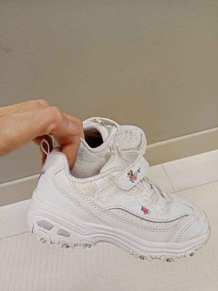 orjinal skechers Kız Çocuk Beyaz Nakışlı Cırtlı Spor Ayakkabı 26 - Görsel 4