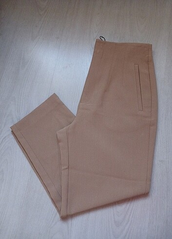 Stradivarius 40 beden kumaş pantolon 