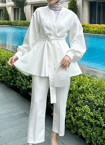 Beyaz kimono