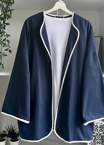 Önden bağcıklı Kimono