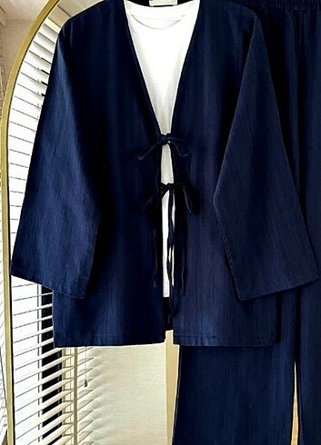 Önden bağcıklı kimono