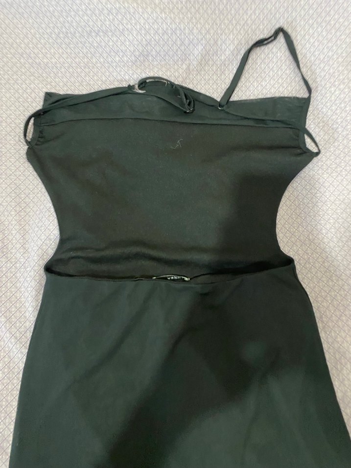 Siyah Drapeli Sırt Dekolteli Mini Elbise - Görsel 3