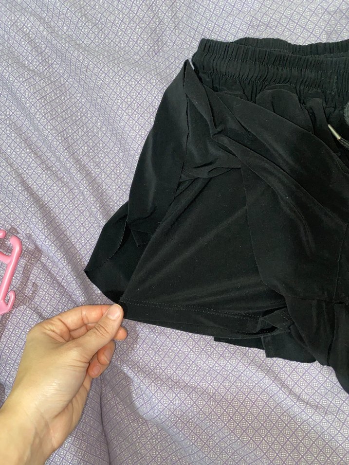 Siyah Fırfırlı Mini şortlu Etek - Görsel 3