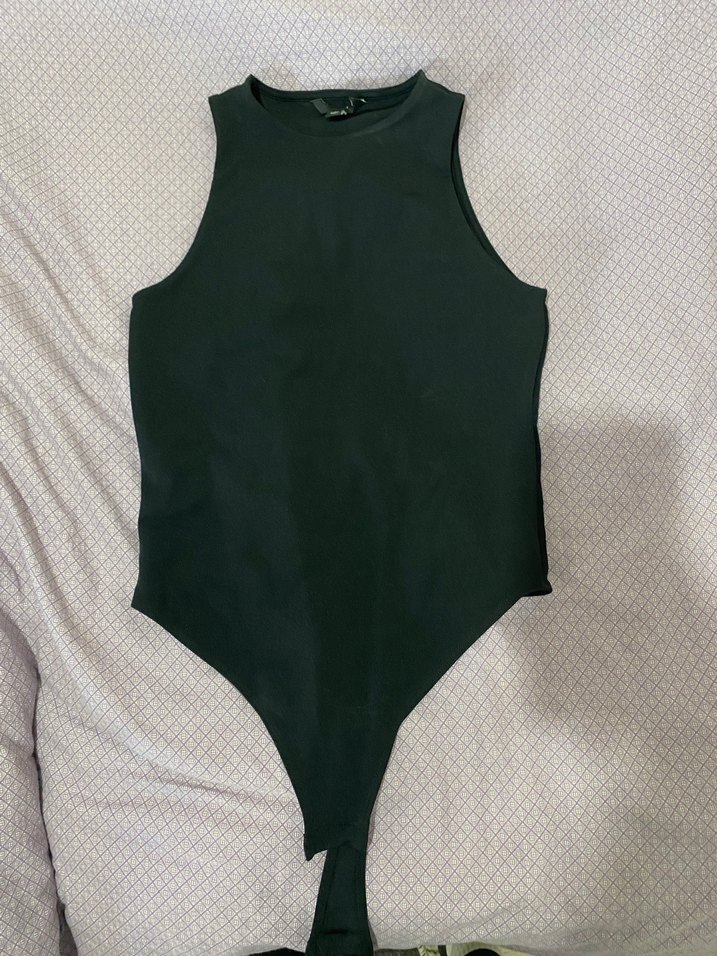 Siyah Yüksek Yakalı Kolsuz Body - Görsel 4