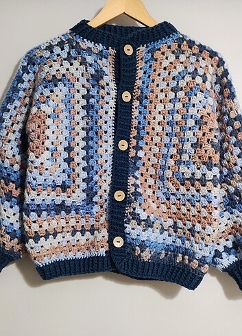 #HIRKA #CROP #ÖRGÜ #ELİŞİ #MOTİF #ALTIGEN #MAVİ