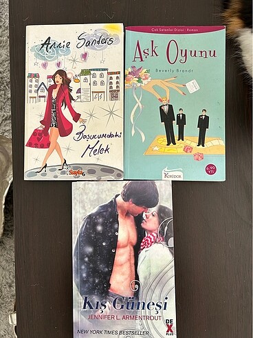 Üç adet romantik.