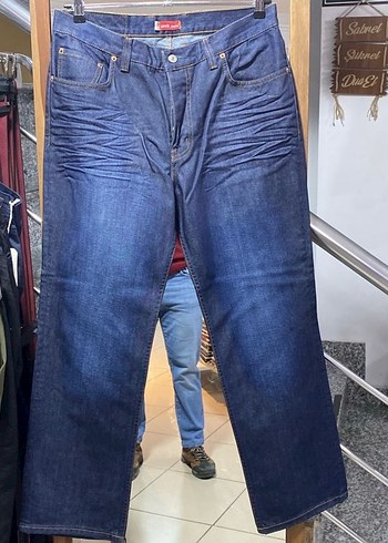 Levis