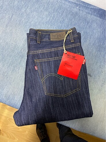 levis