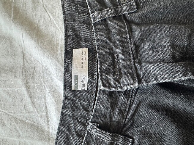 44 Beden Bershka şort