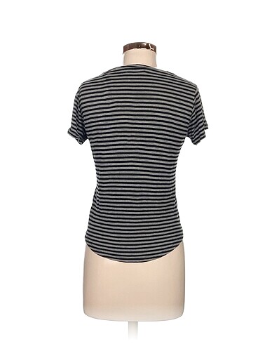 m Beden Mango T-shirt %70 İndirimli.