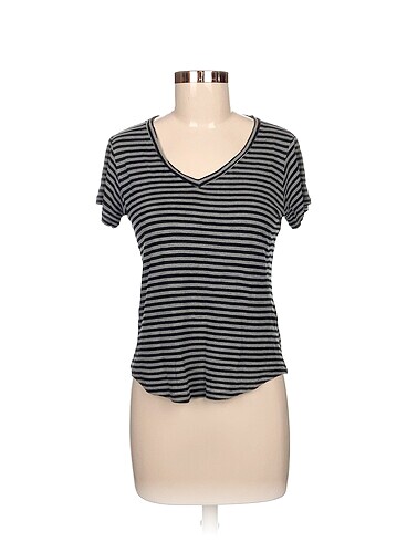 Mango T-shirt %70 İndirimli.