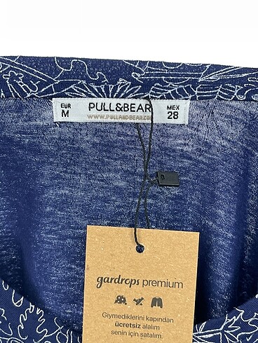 m Beden lacivert Renk Pull and Bear T-shirt %70 İndirimli.