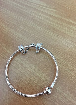 universal Beden Pandora Rose Gold