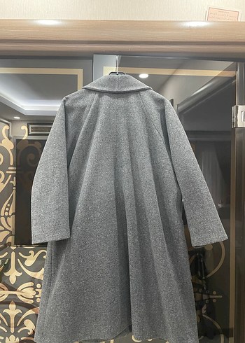 Gri Düğmeli Cepli Kaban - Görsel 2