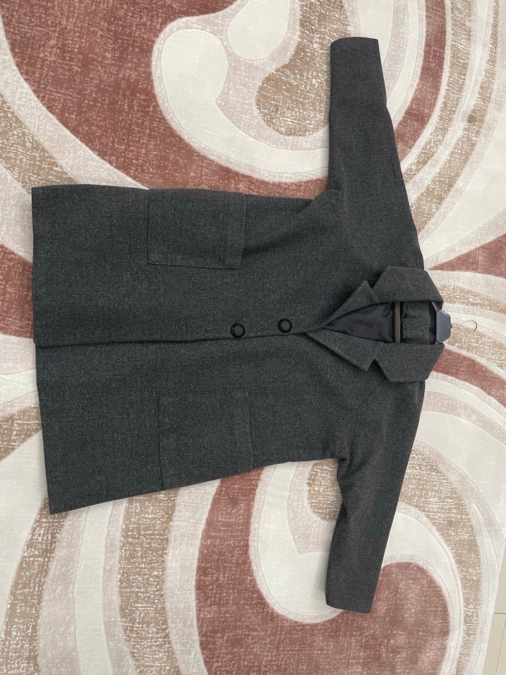 Gri Düğmeli Cepli Kaban - Görsel 3