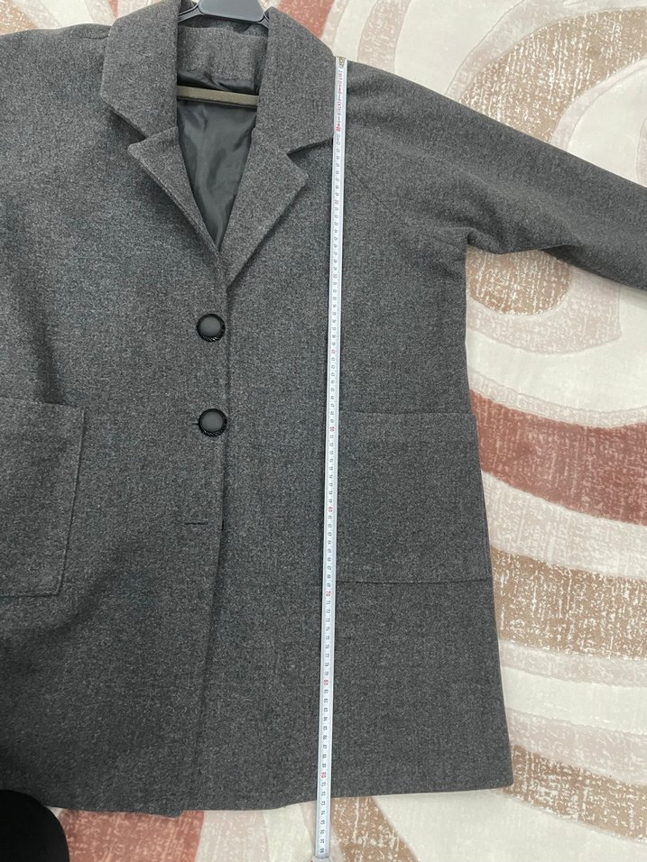 Gri Düğmeli Cepli Kaban - Görsel 4