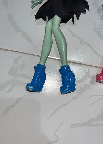 Monster High Monster High Kız Bebek Seti, Gri ve Koyu Renkli