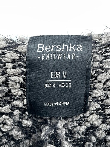 m Beden çeşitli Renk Bershka Kazak / Triko %70 İndirimli.