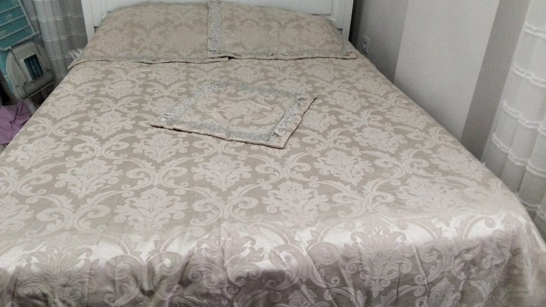 pembe İşlemeli Yatak Örtüsü - Görsel 3