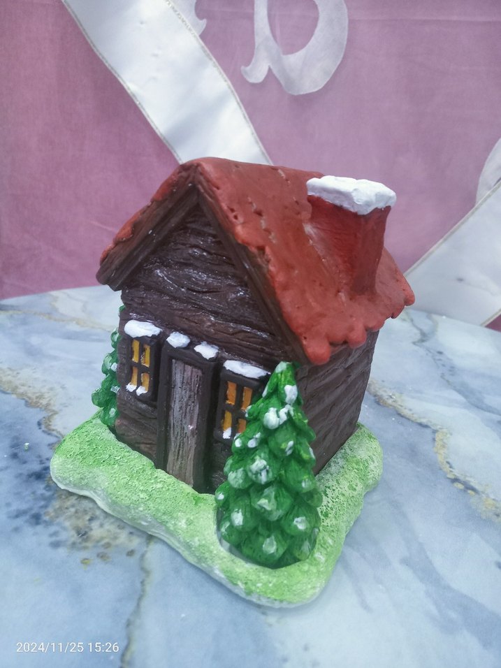 Renkli Kahverengi Ev Figürin tütsü - Görsel 2