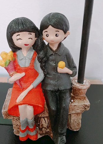 Işıklı lambası olan 
Renkli Çift Figürlü Biblo - Görsel 2