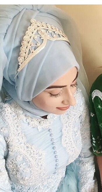 Nişan elbisesi