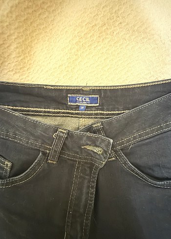 28 Beden Siyah Kadın Mini Denim Şort