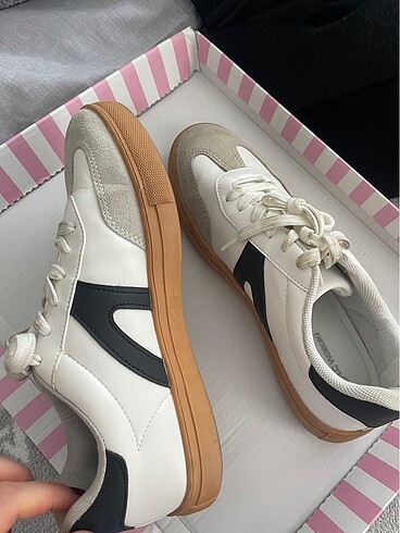 38 Beden Sneaker