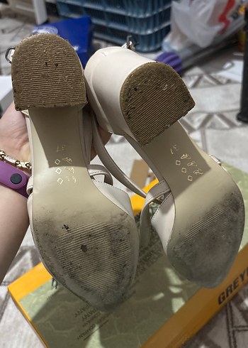 Beyaz Tokalı Kadın Topuklu Ayakkabı - Görsel 3