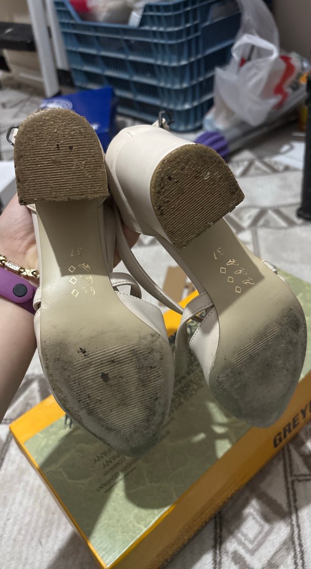 Beyaz Tokalı Kadın Topuklu Ayakkabı - Görsel 3