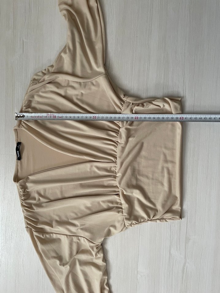 Femme Büzgülü V Yaka Bej Bluz - Görsel 4