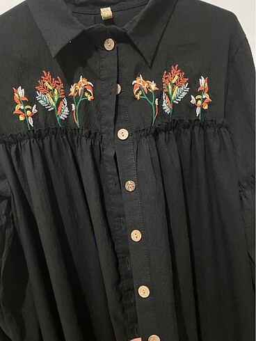 Siyah ahşap düğmeli gömlek - Görsel 2