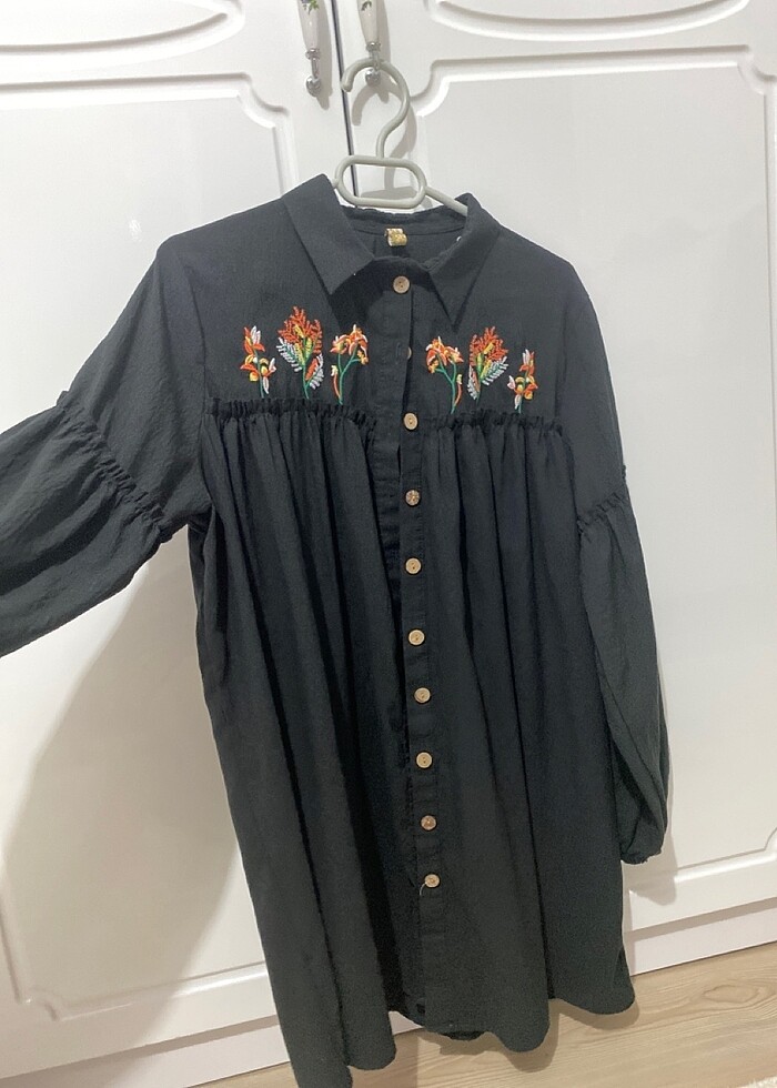 Siyah ahşap düğmeli gömlek - Görsel 4