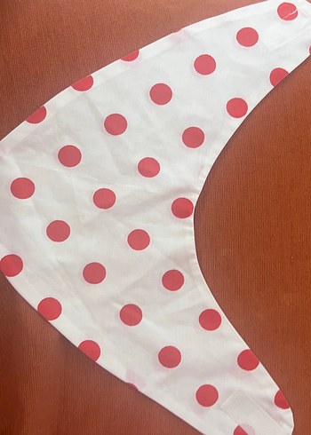 Puantiyeli kirmizi Bebek Önlüğü - Görsel 3