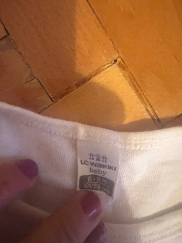 Gri ve Beyaz Kolsuz Bebek Body - Görsel 5