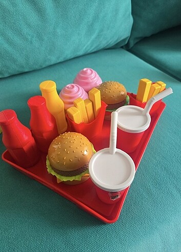 Diğer Tepsili kutulu hamburger seti 