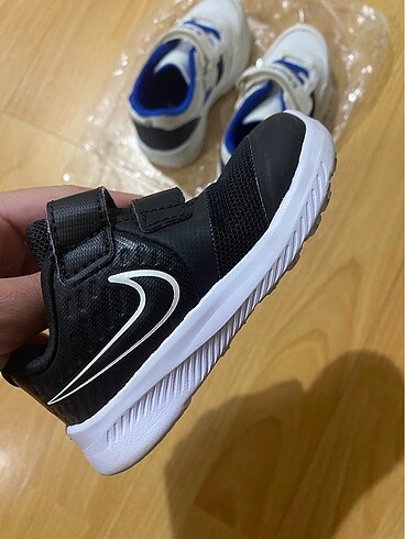 Siyah Nike bebek ayakkabı
