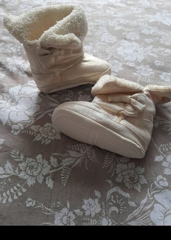 Kız Çocuk Parlak Beyaz Kürklü Ev  botu 19 numara - Görsel 2