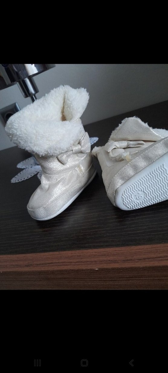 Kız Çocuk Parlak Beyaz Kürklü Ev  botu 19 numara - Görsel 3