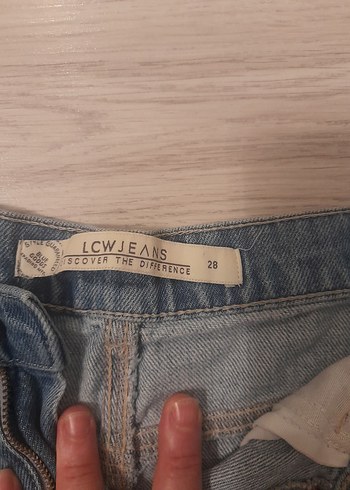 28 Beden mavi Renk Kadın Denim Mini Şort görüldüğü gibi modeli 28 beden