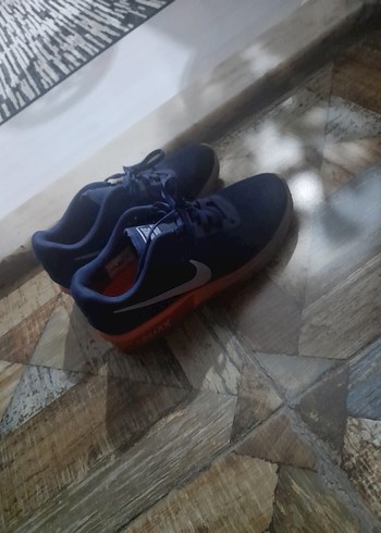 38 Beden Renkli Desenli lacivert Bağcıklı nike orjınal 38 numara
