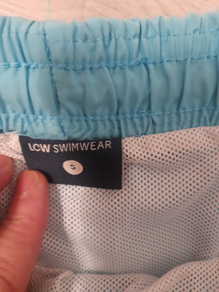 Mavi Mini Erkek Yüzme Şortu yenı sayılır 1kez kulanıldı sorunsuz - Görsel 3