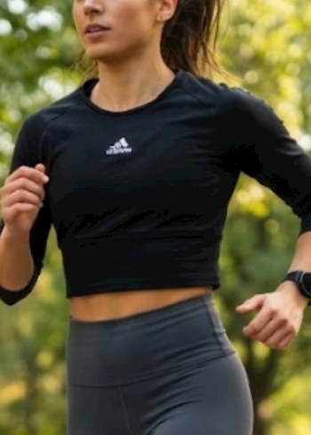 Adidas Siyah Spor Crop Ust S Beden Az Kulanildi