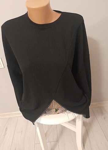 Sweatshirt yenı hıc kulanılmadı sıfır urun 40 beden yumaş malı v