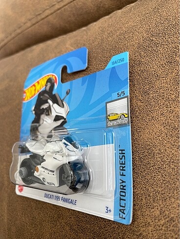  Beden Hotwheels ducati 1199 TH model