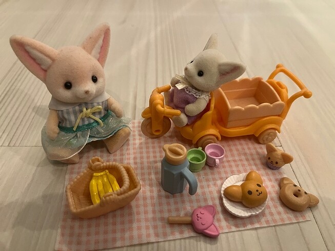  Sylvanian Families Piknik Seti Çöl Tilkisi Kız Ve Bebek