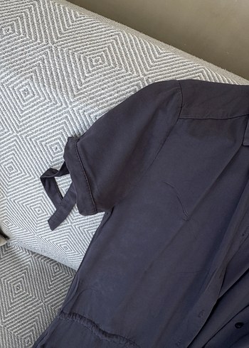 V Yaka Kemerli Gri Midi Elbise - Görsel 3