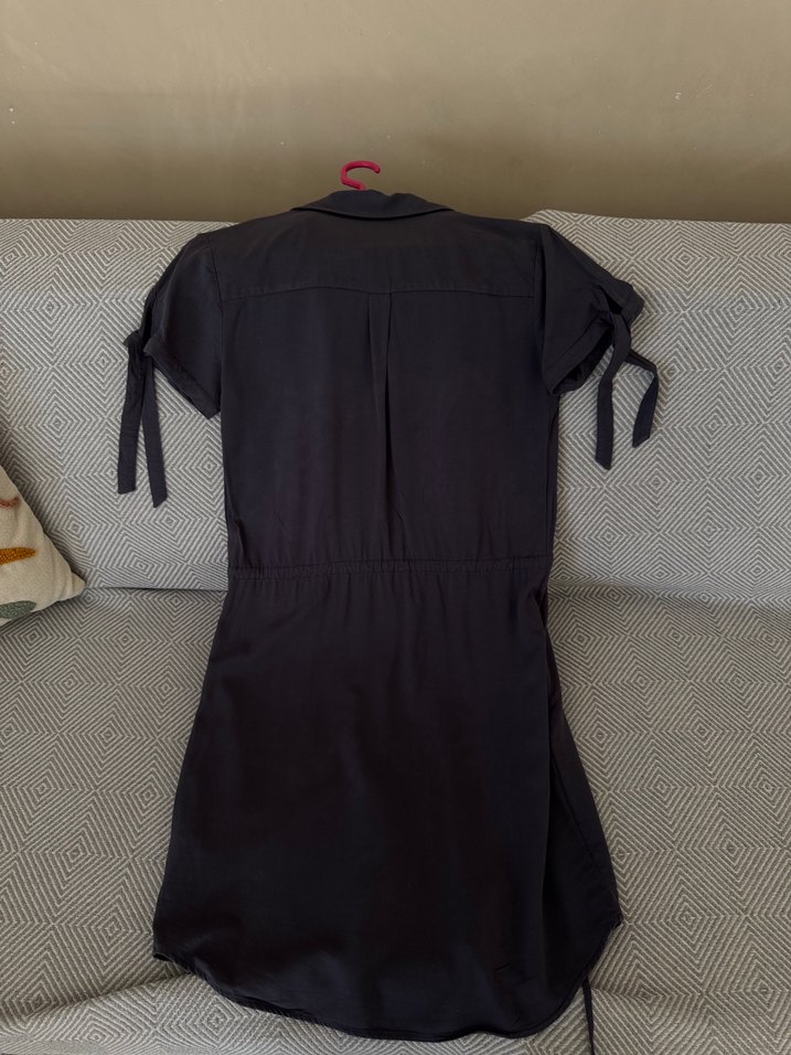 V Yaka Kemerli Gri Midi Elbise - Görsel 4