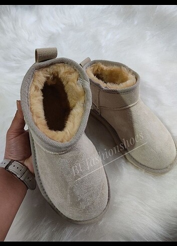 37 Beden Ugg Ultramini bej